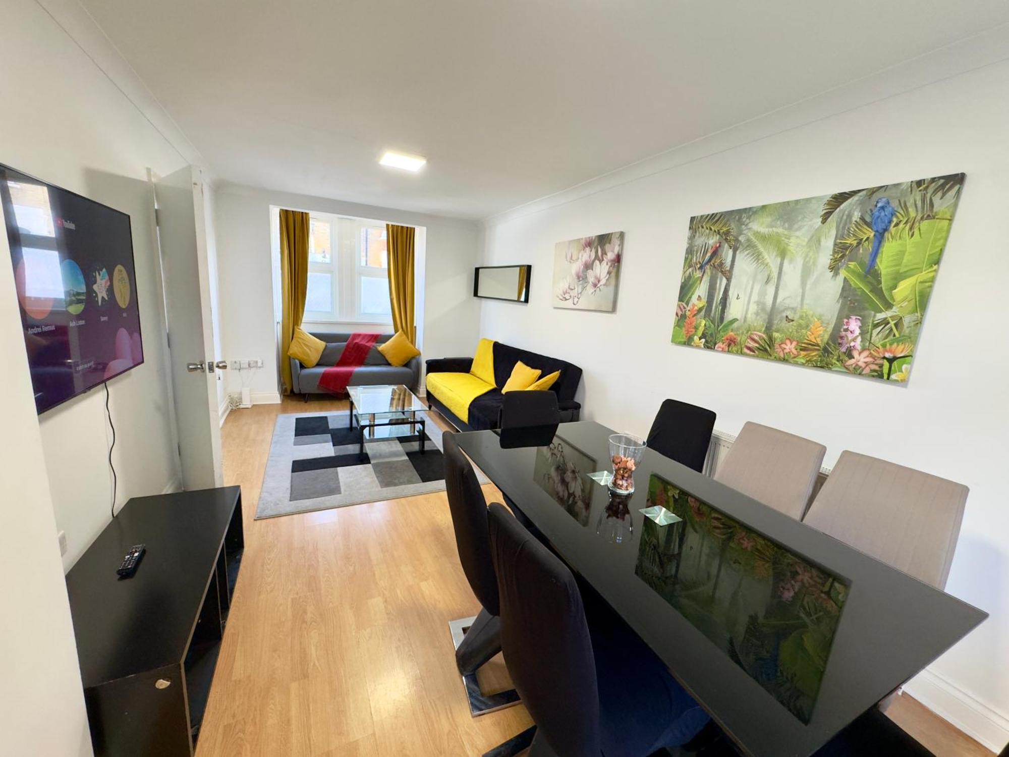 3 Bedrooms Spacious House, Separate Reception, 2 Full Bathrooms, Parking, Garden London Exteriör bild